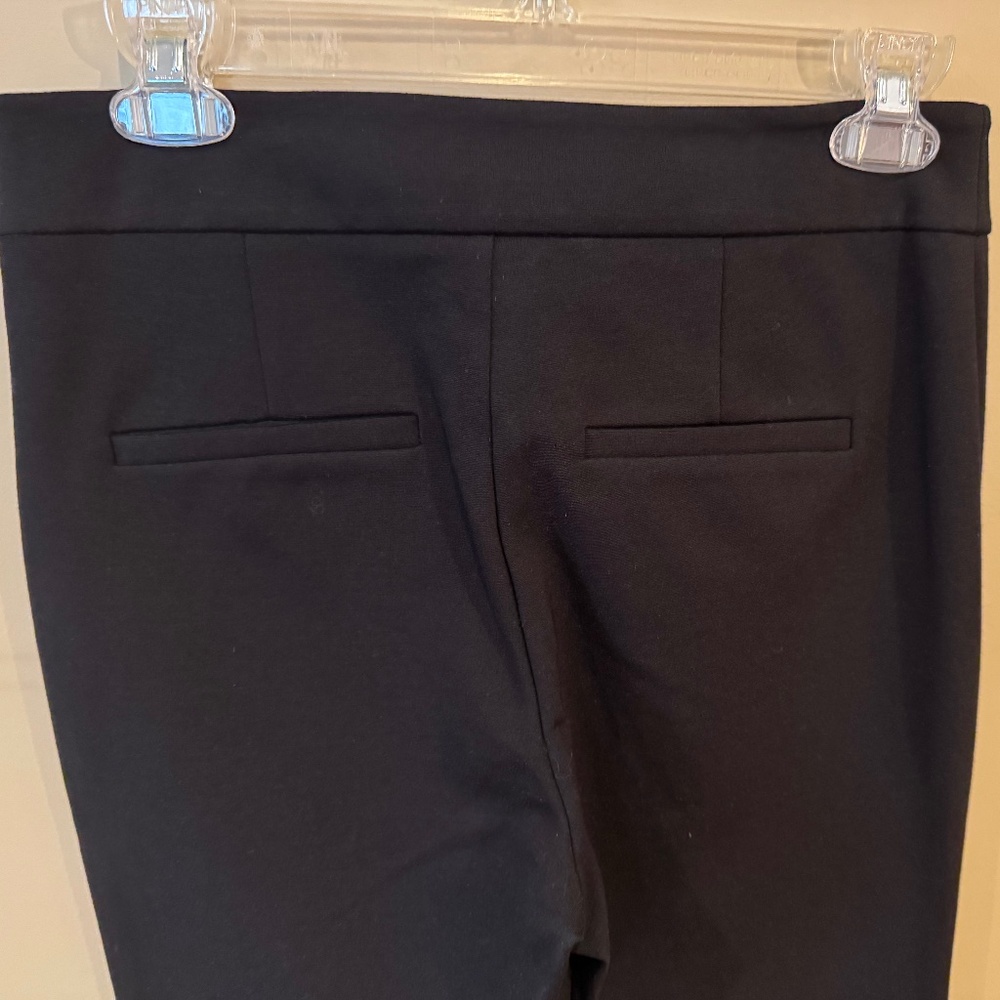 ❤️❤️ 3/$25 Andeawy Black cropped Pants size Small